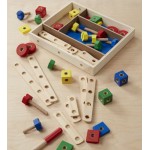 Дървен конструктор с гайки и болтове Melissa & Doug Дървен конструктор с гайки и болтове Melissa & Doug