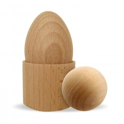 Дървено яйце с чашка и топче на Монтесори